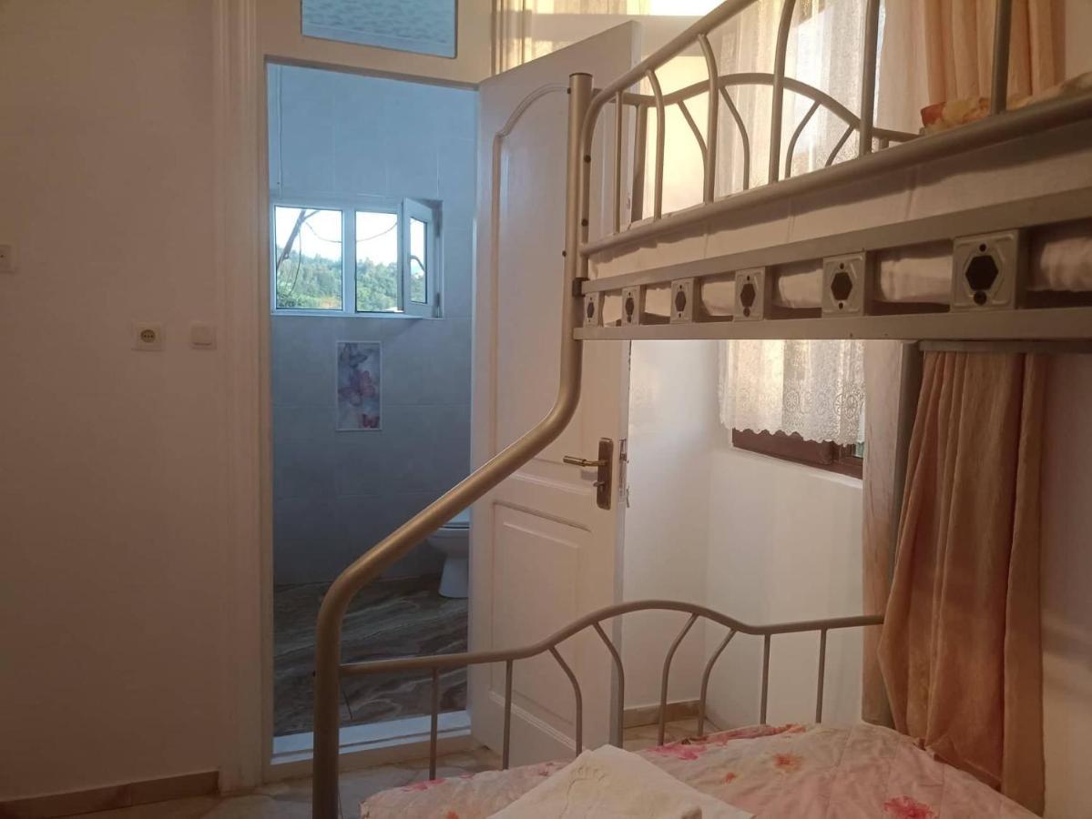 BIS-A Guesthouse Makhinjauri Eksteriør billede