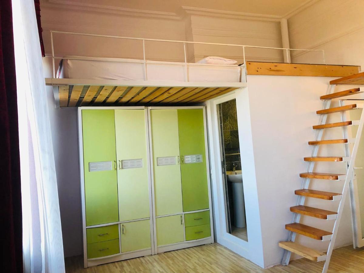 BIS-A Guesthouse Makhinjauri Eksteriør billede