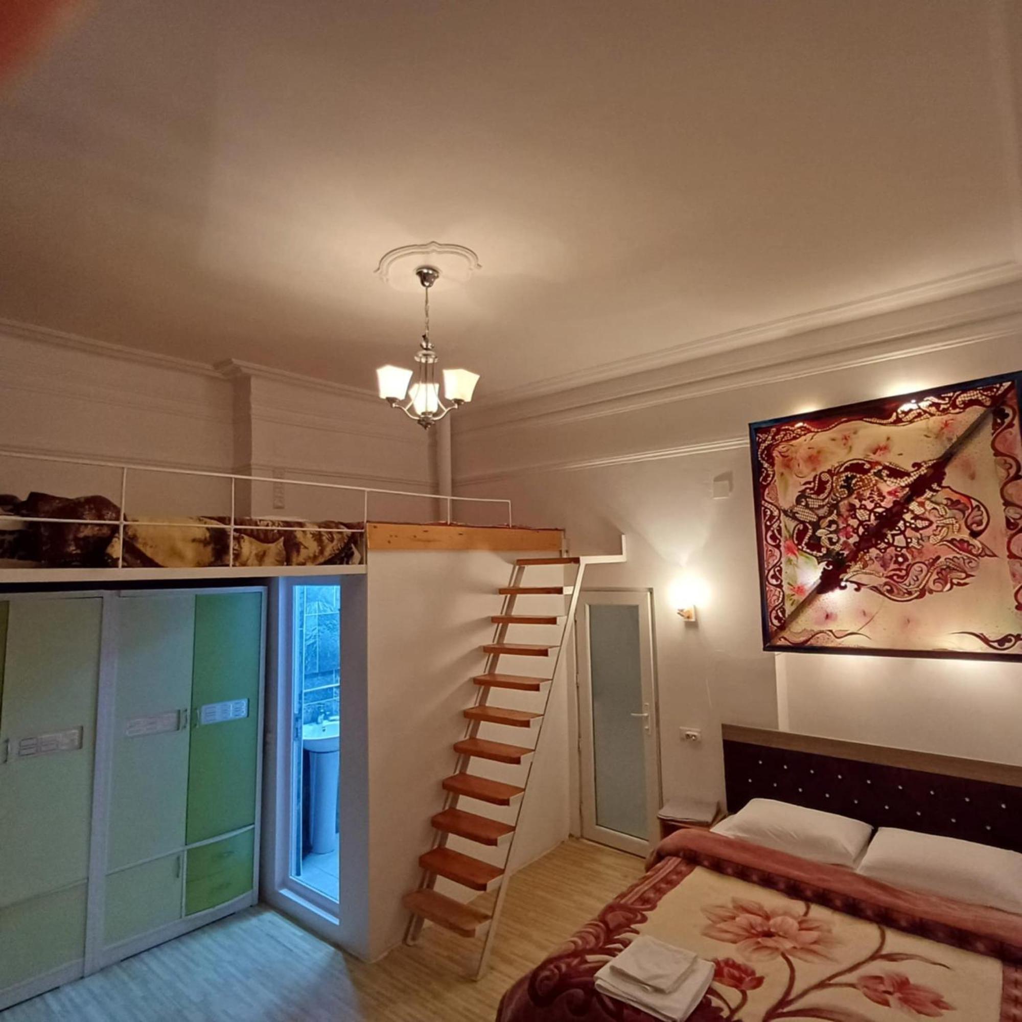 BIS-A Guesthouse Makhinjauri Eksteriør billede